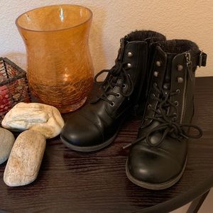 Black boots NWOT